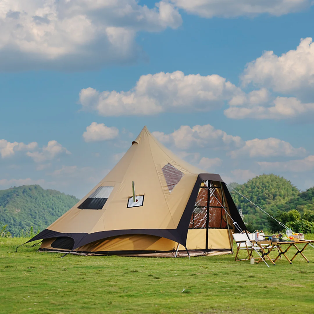 Winter Basecamp.
Summer Pavilion.