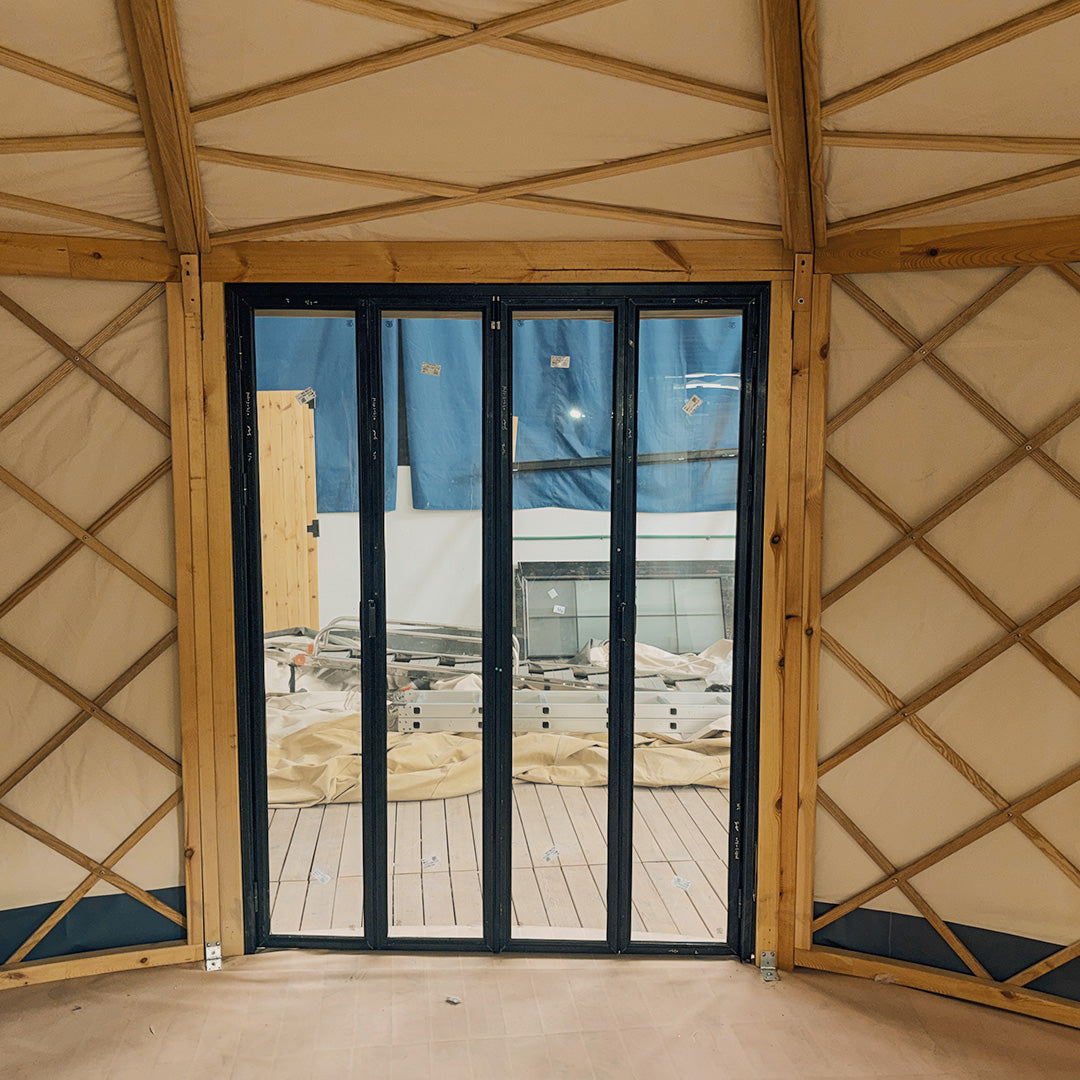 FOLDING GLASS ENTRY