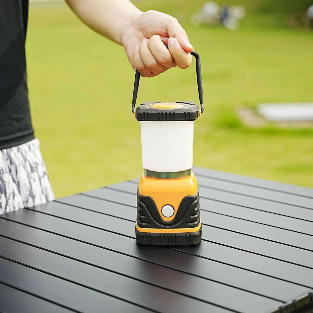 Trend-Tents-Portable-Battery-Camping-Lantern-_3